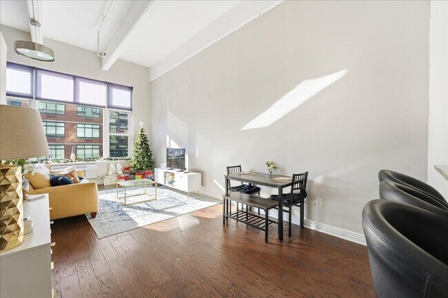 Building Photo - 1500 Hudson St