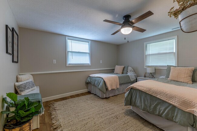 Building Photo - 3312 Lynnwood Dr