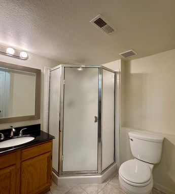 Building Photo - Cheery 3 bedroom 2 Bath Home! Available NOW