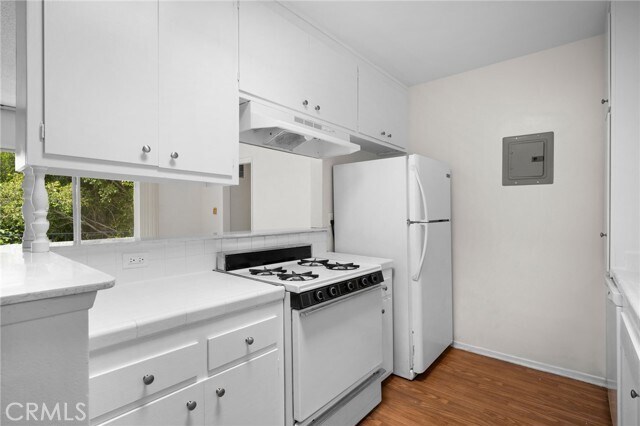 Building Photo - 1422 N Curson Ave