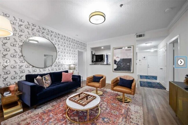 Building Photo - 350 Perimeter N Ctr