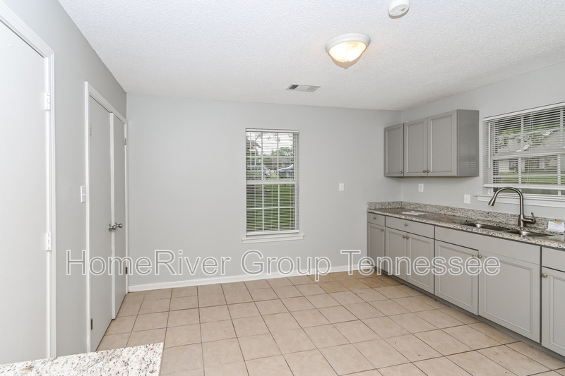 Building Photo - 3878 Winwood Dr