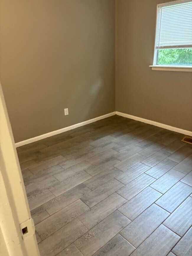 Building Photo - 428 Sierra Madre Dr