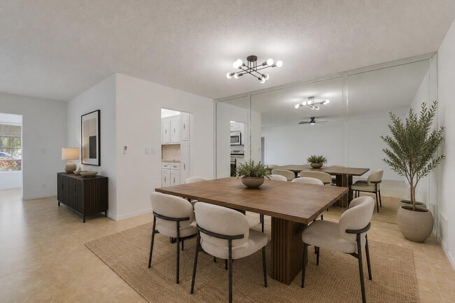 Building Photo - 1142 Cir Terrace W