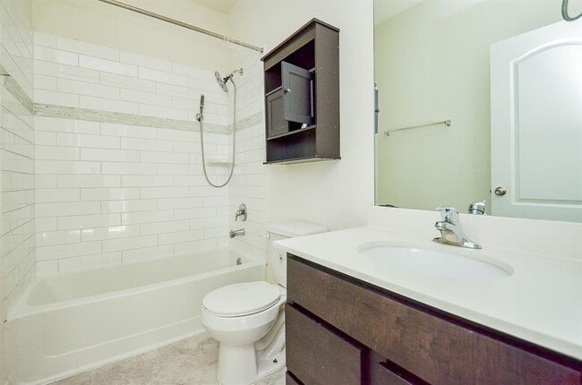 Building Photo - 25410 Champion Ridge Ct