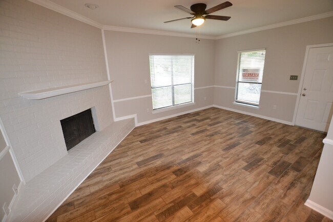 Building Photo - 5157 Cumberland Cove Dr