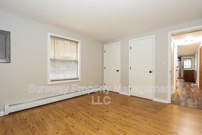 Building Photo - 408 Rosewood Ave