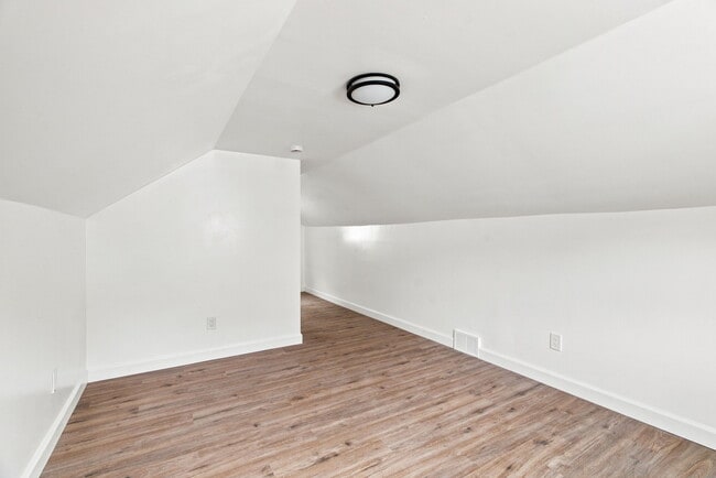 Building Photo - 8845 Canyon St