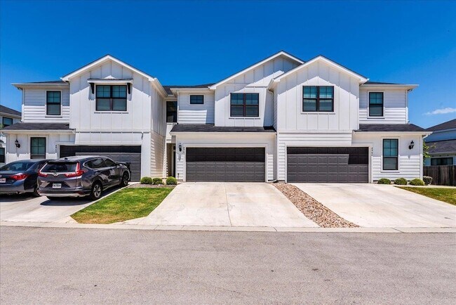 Building Photo - 496 Fieldwood Dr
