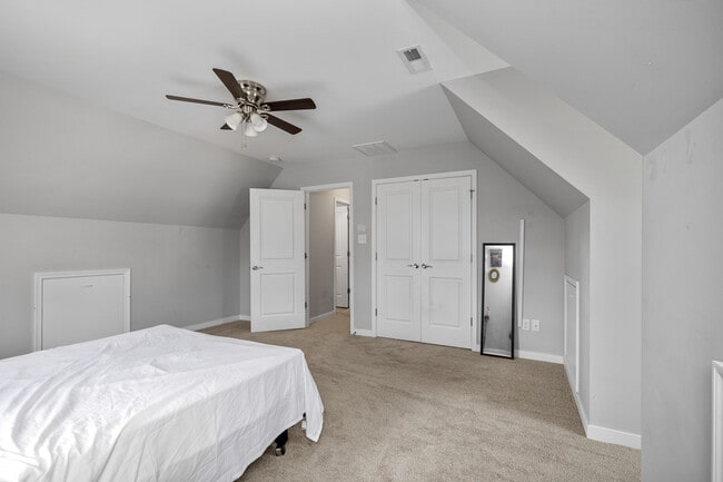 Building Photo - 2446 Gracie White Cir