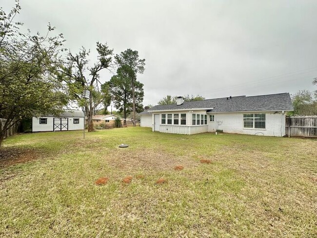 Building Photo - Charming Single-Story Brick Home Available...