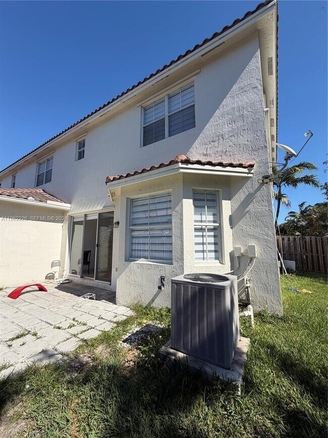 Building Photo - 24532 SW 110th Ave