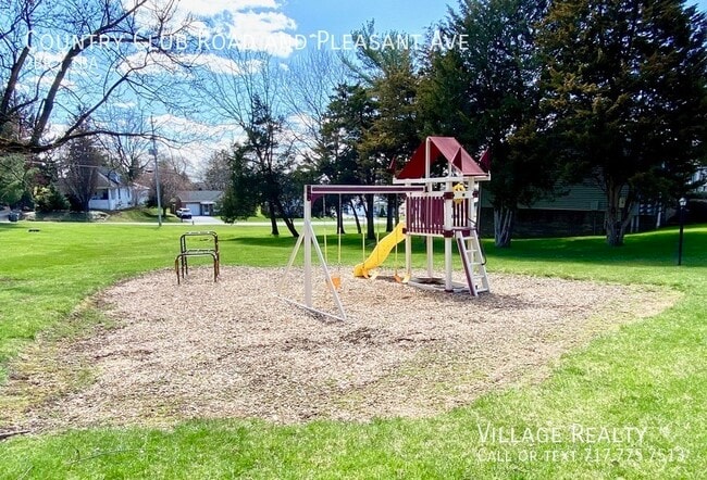 Building Photo - 609 Country Club Rd