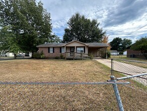 Building Photo - 449 Joshwood Dr