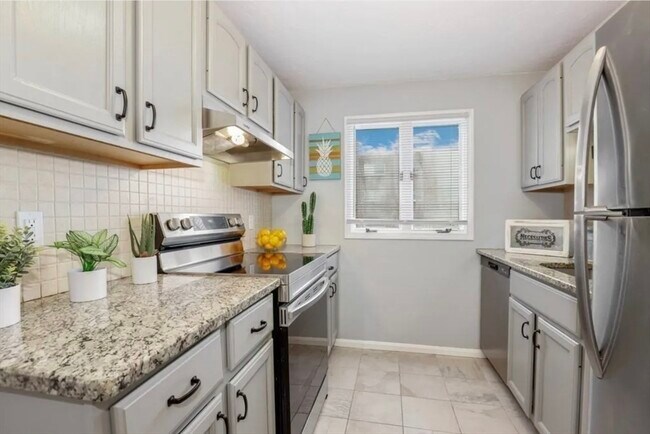 Building Photo - 25 Rockland St