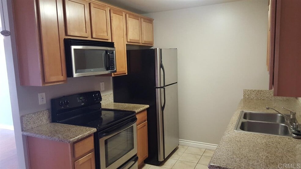 Building Photo - 1386 E Madison Ave