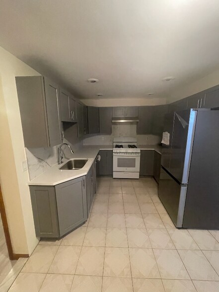 Building Photo - 312 Cross St