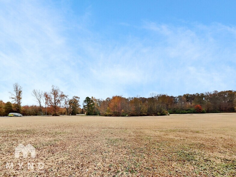 Building Photo - 113 Earnhardt Cir