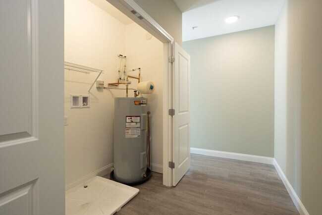 Building Photo - 1000 US-1