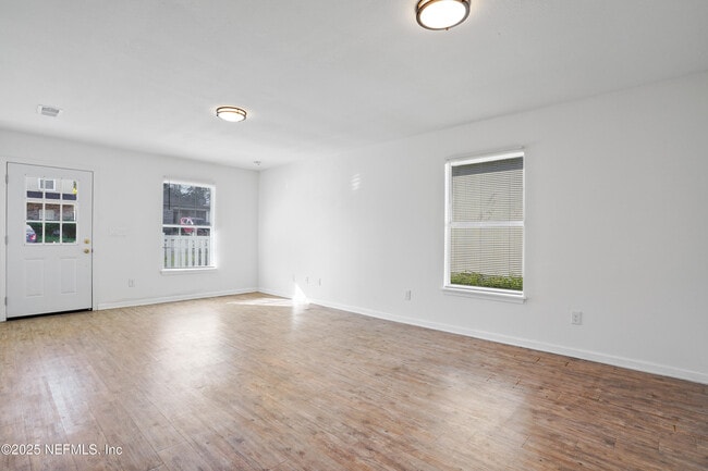 Building Photo - 8431 India Ave