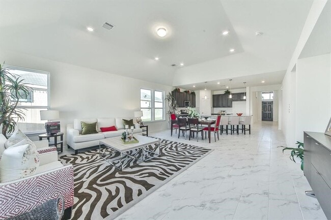 Building Photo - 25206 Farmdale Ln