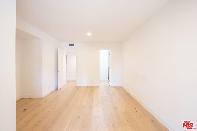 Building Photo - 11640 Woodbridge St