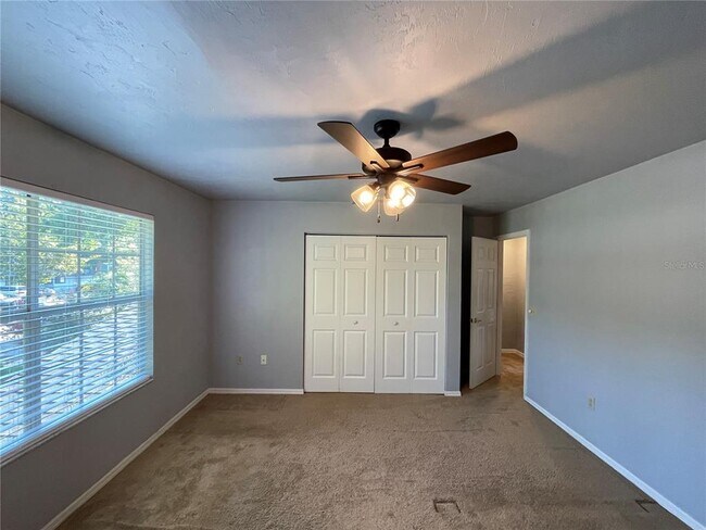 Building Photo - 2915 SW 38th Pl