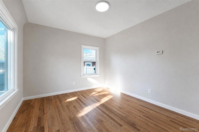 Building Photo - 5712 Drexel St