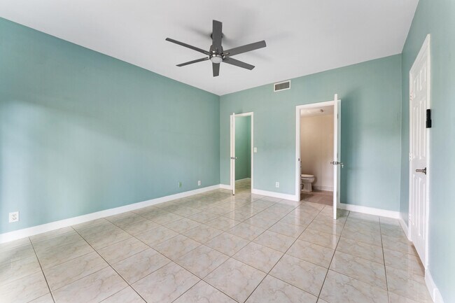 Building Photo - 301 Waterview Dr
