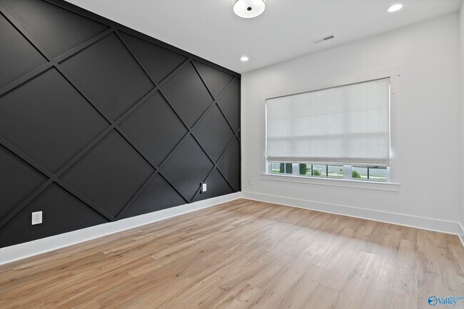 Building Photo - 6605 Waxwood Dr