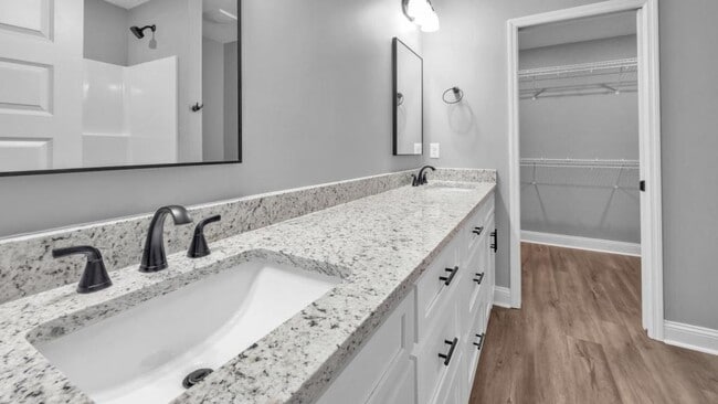 Building Photo - 303 Wright St