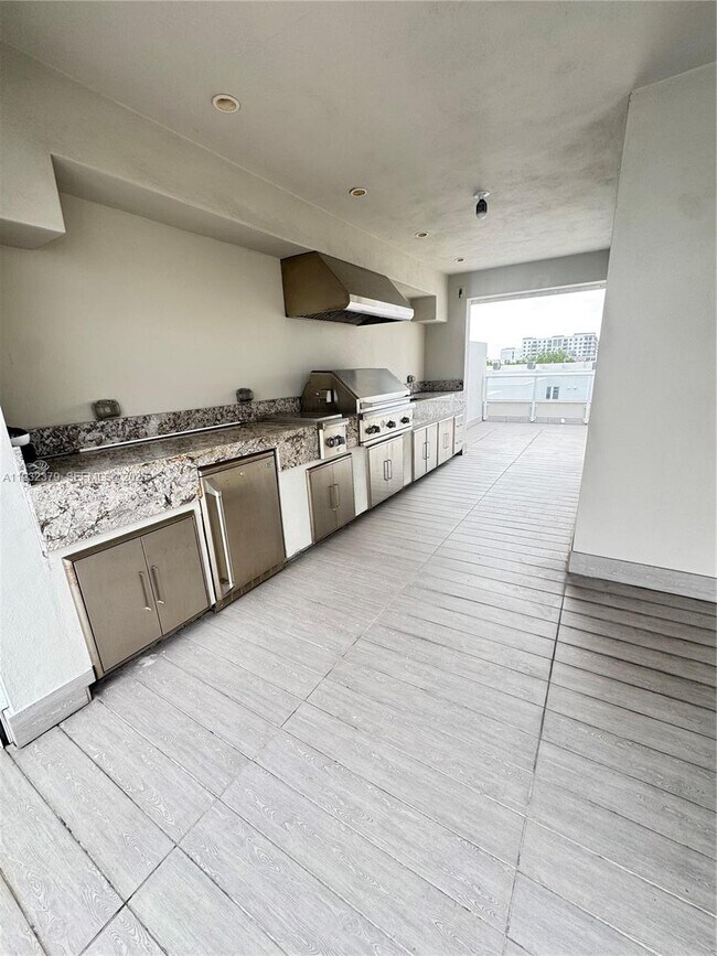 Building Photo - 10550 NW 65th Ln