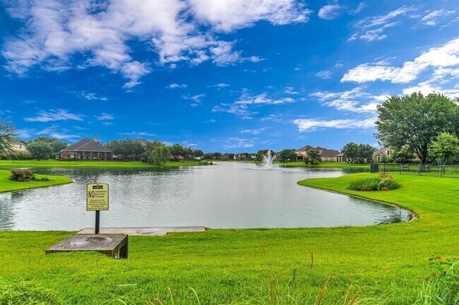 Building Photo - 25443 Lockspur Dr