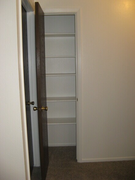 Building Photo - 732 Delaware Ave