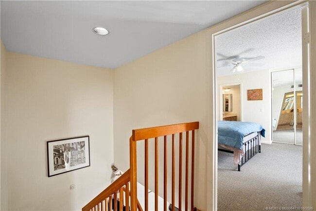 Building Photo - 2992 SW Sunset Trace Cir