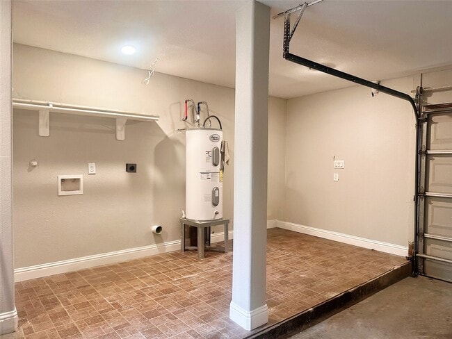 Building Photo - 11130 Hanning Ln