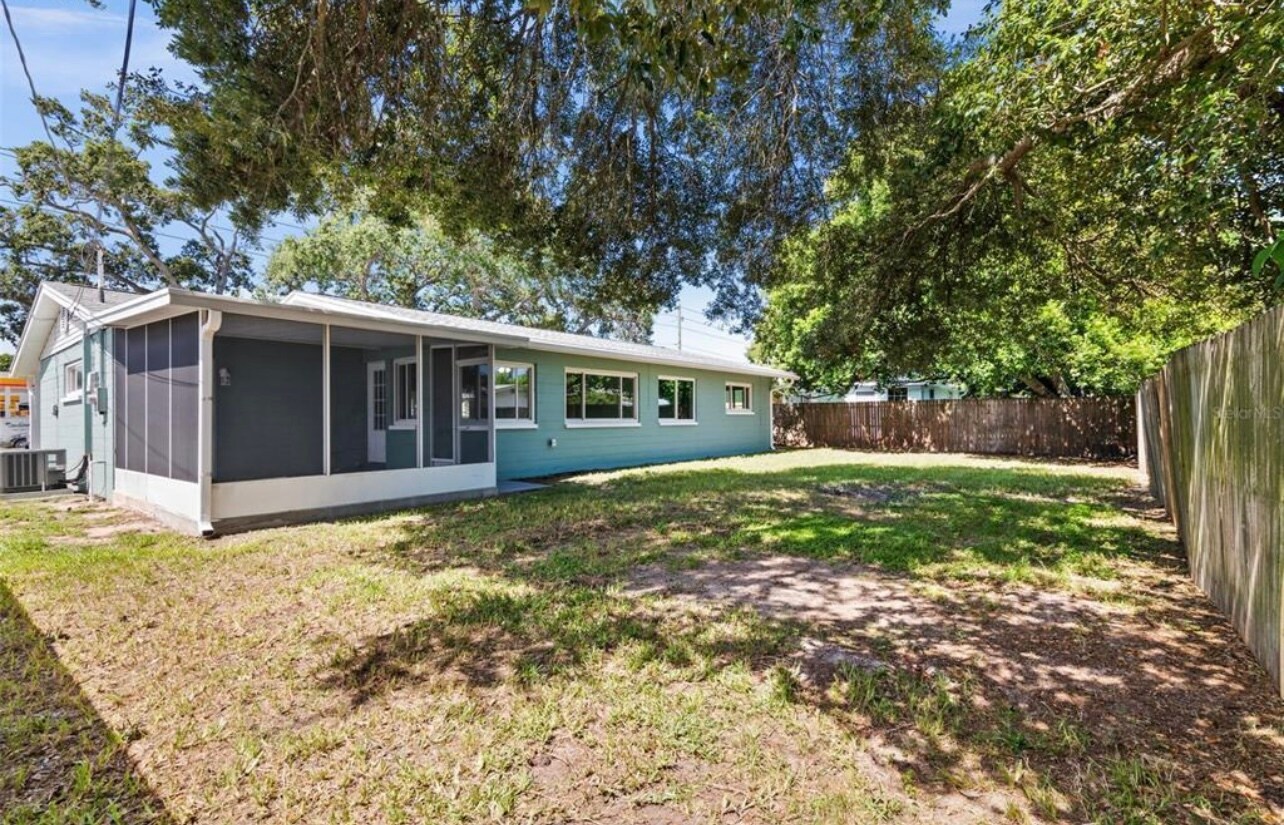 Building Photo - 11615 Park Blvd