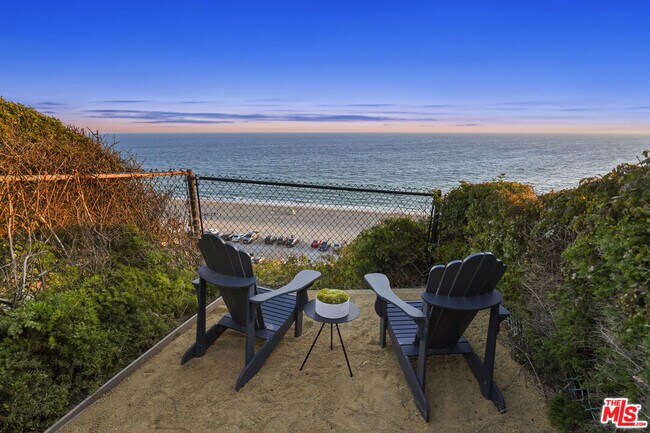 Building Photo - 7335 Birdview Ave