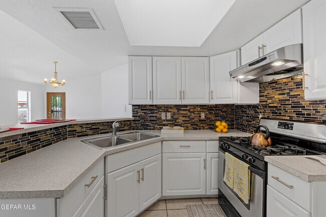 Building Photo - 12290 Tierra Bella Dr