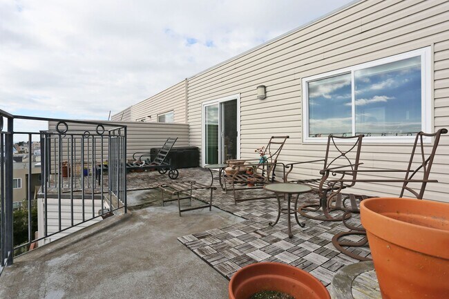 Building Photo - 7221 Geary Blvd