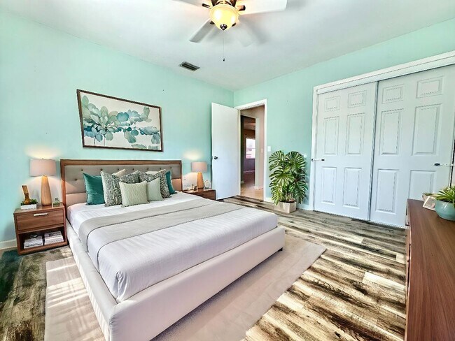 Building Photo - Bright & cozy 2bedroom 1bath home with out...