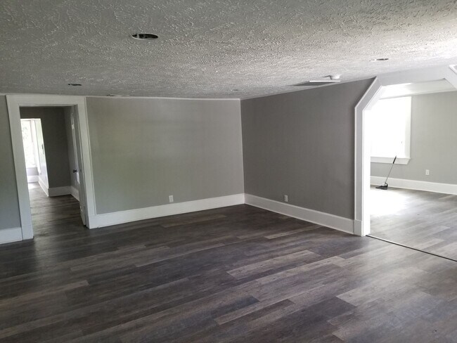 Building Photo - nice house