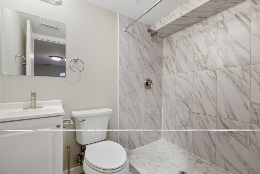 Building Photo - 5731 N Washtenaw Ave