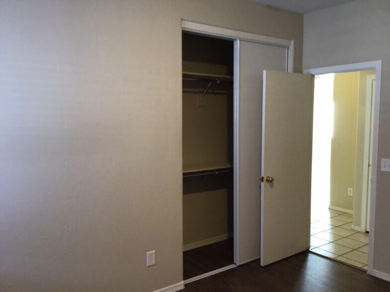 Building Photo - 5706 E Forge Cir