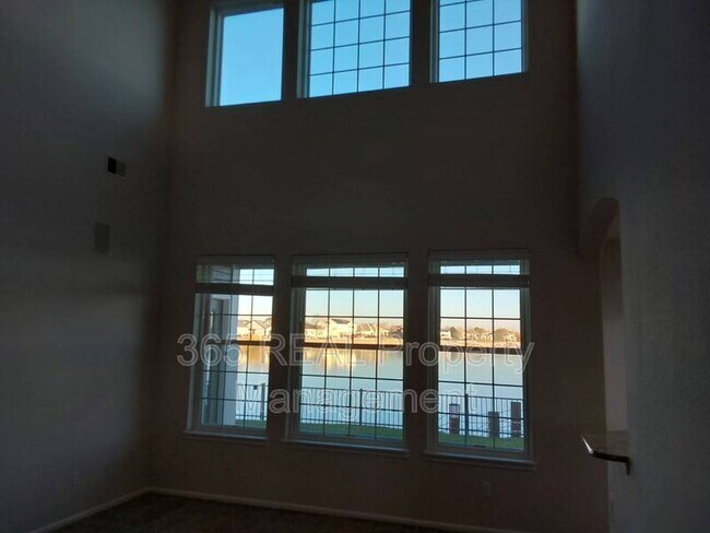 Building Photo - 1561 Pelican Lakes Point
