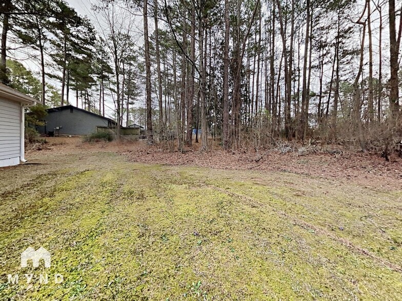 Building Photo - 10125 Village Dr NW