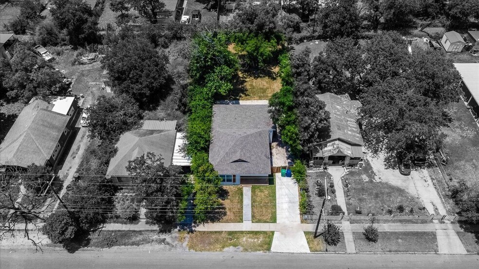 Building Photo - 725 Westfall Ave