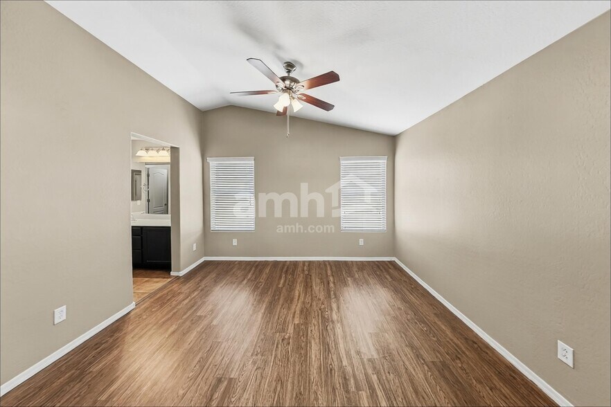 Building Photo - 2324 S 238th Ln