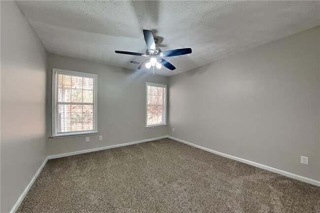 Building Photo - 5415 Windcrest Ln