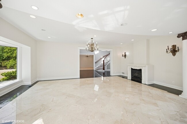 Building Photo - 2305 Tennyson Ln